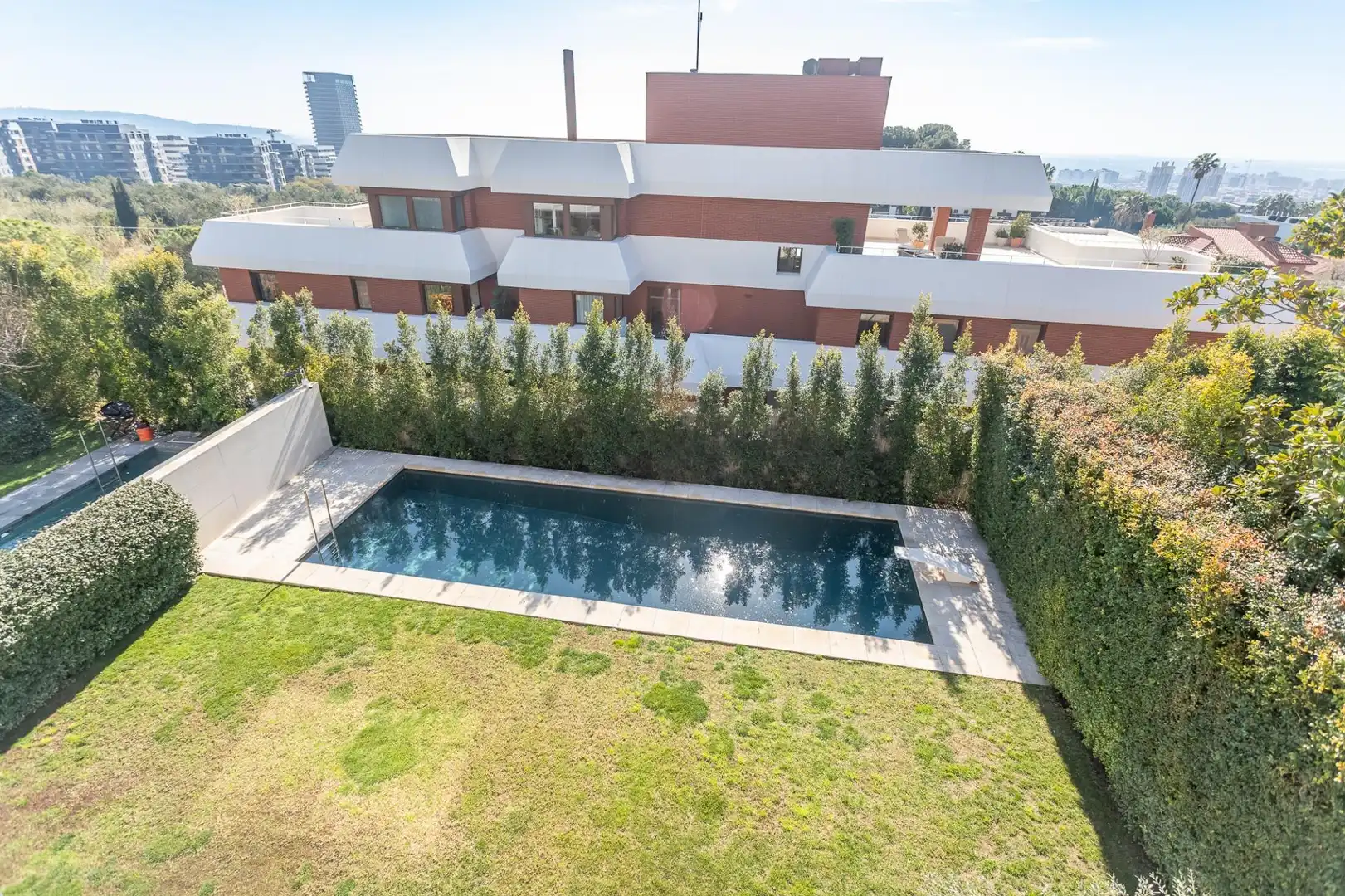 Piscina de Casa adosada en venda en Esplugues de Llobregat amb Calefacció, Jardí privat i Terrassa