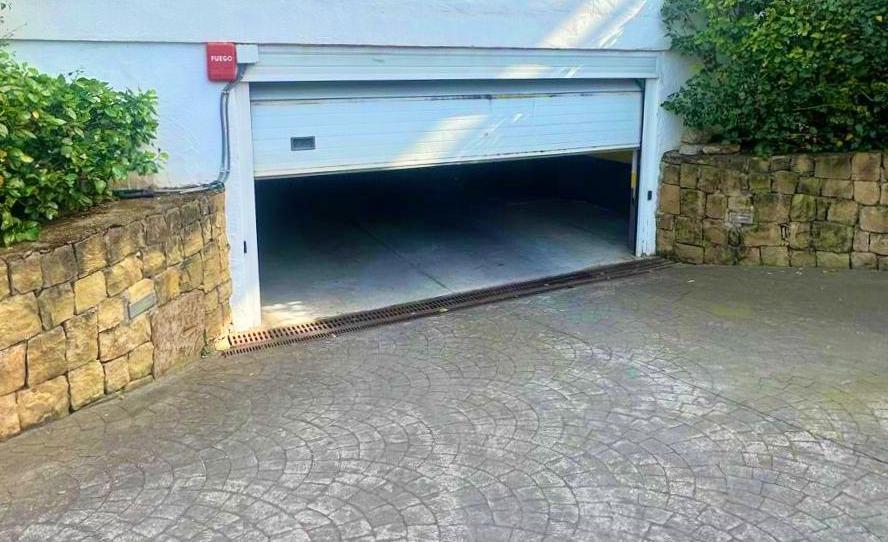 Photo 1 of Garage for sale in Los Sauces, La Concha - Resina Golf, Málaga