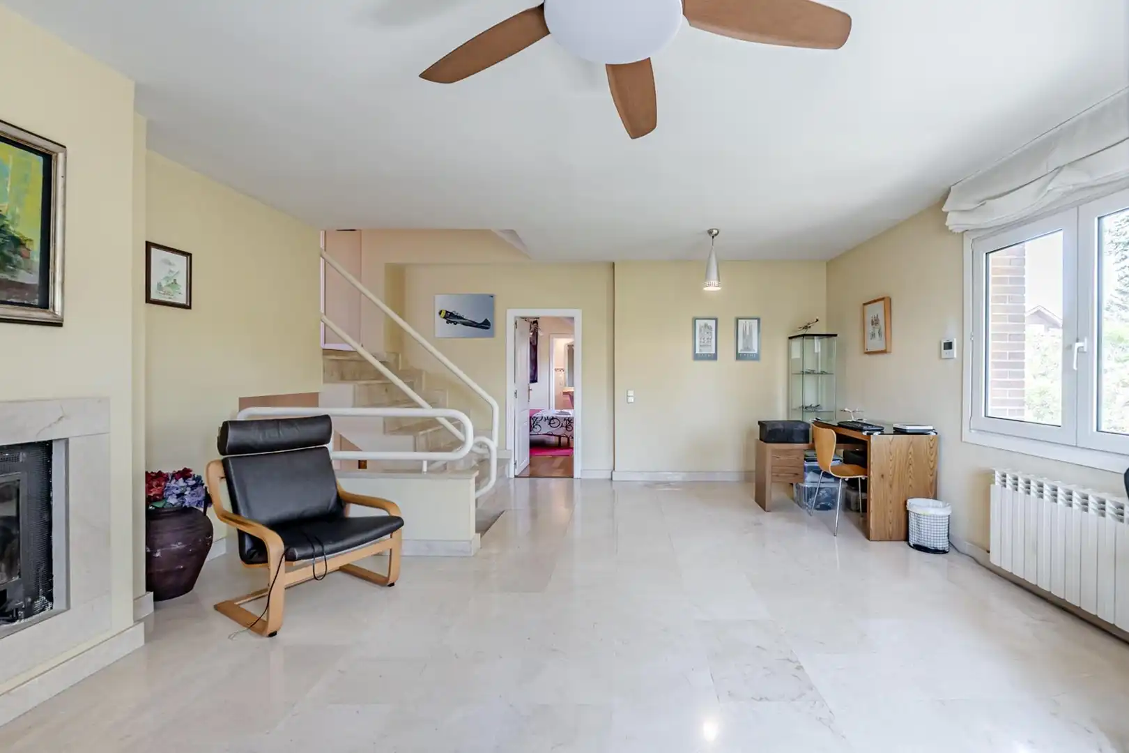 Sala de estar de Casa o chalet en venta en Las Rozas de Madrid con Aire acondicionado, Calefacción y Jardín privado