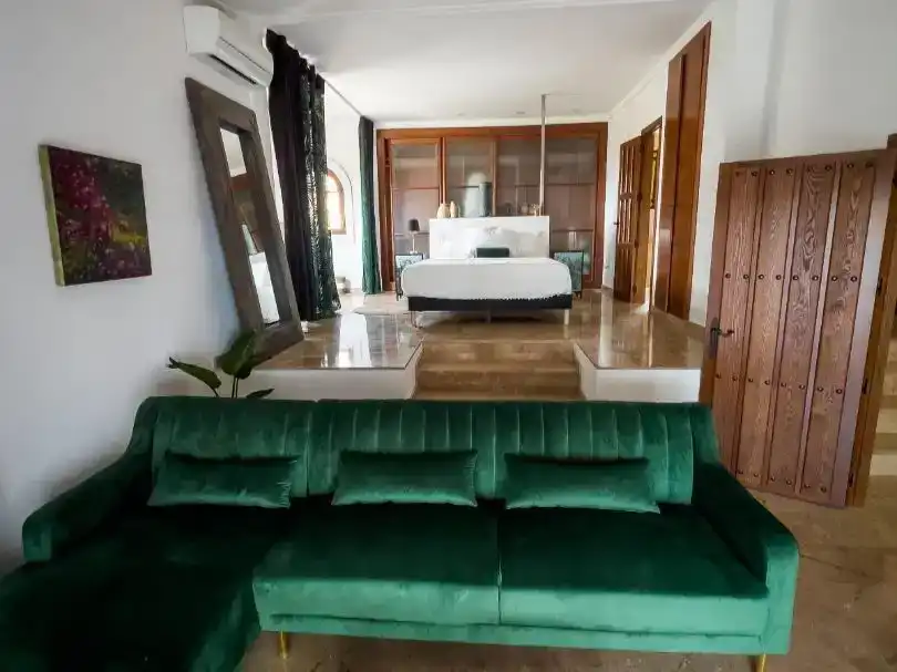 Sala d'estar de Finca rústica de lloguer en Manises amb Aire condicionat, Jardí privat i Traster