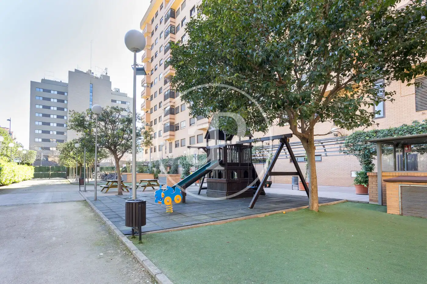 Parkplatz von Wohnung zur Miete in Valencia mit Klimaanlage, Heizung und Privatgarten