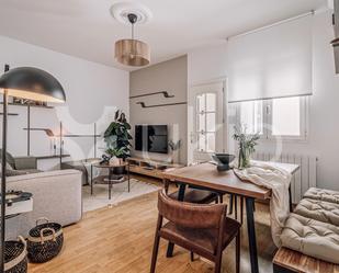 Sala d'estar de Apartament de lloguer en  Madrid Capital amb Aire condicionat