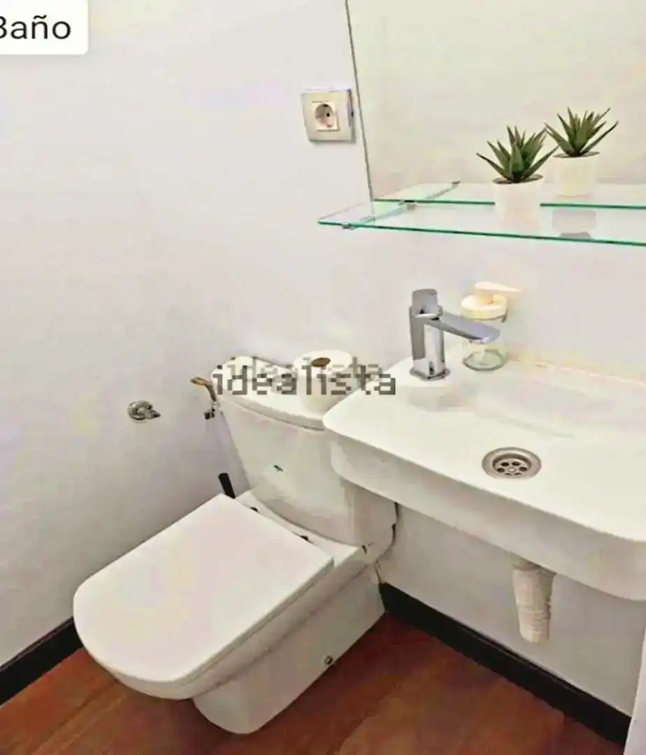 Bany de Casa o xalet per a compartir en Madrid amb Aire condicionat, Parquet i Traster