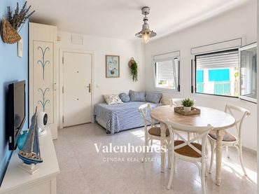 Flat with balcony for sale in La Pineda