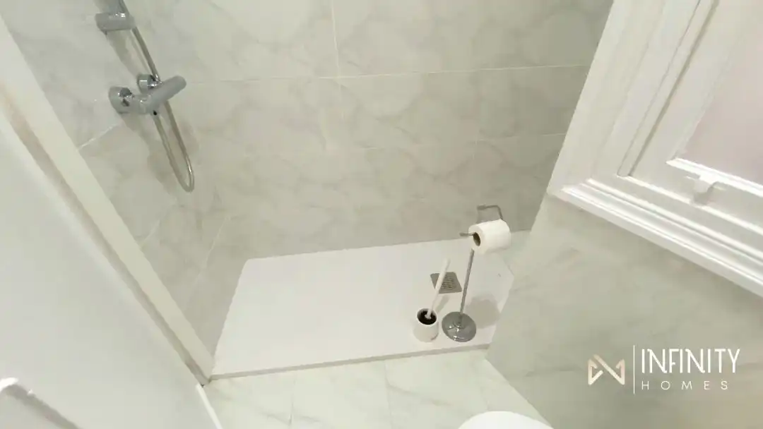 Bathroom of Flat for rent in Bilbao   with Heating and Balcony