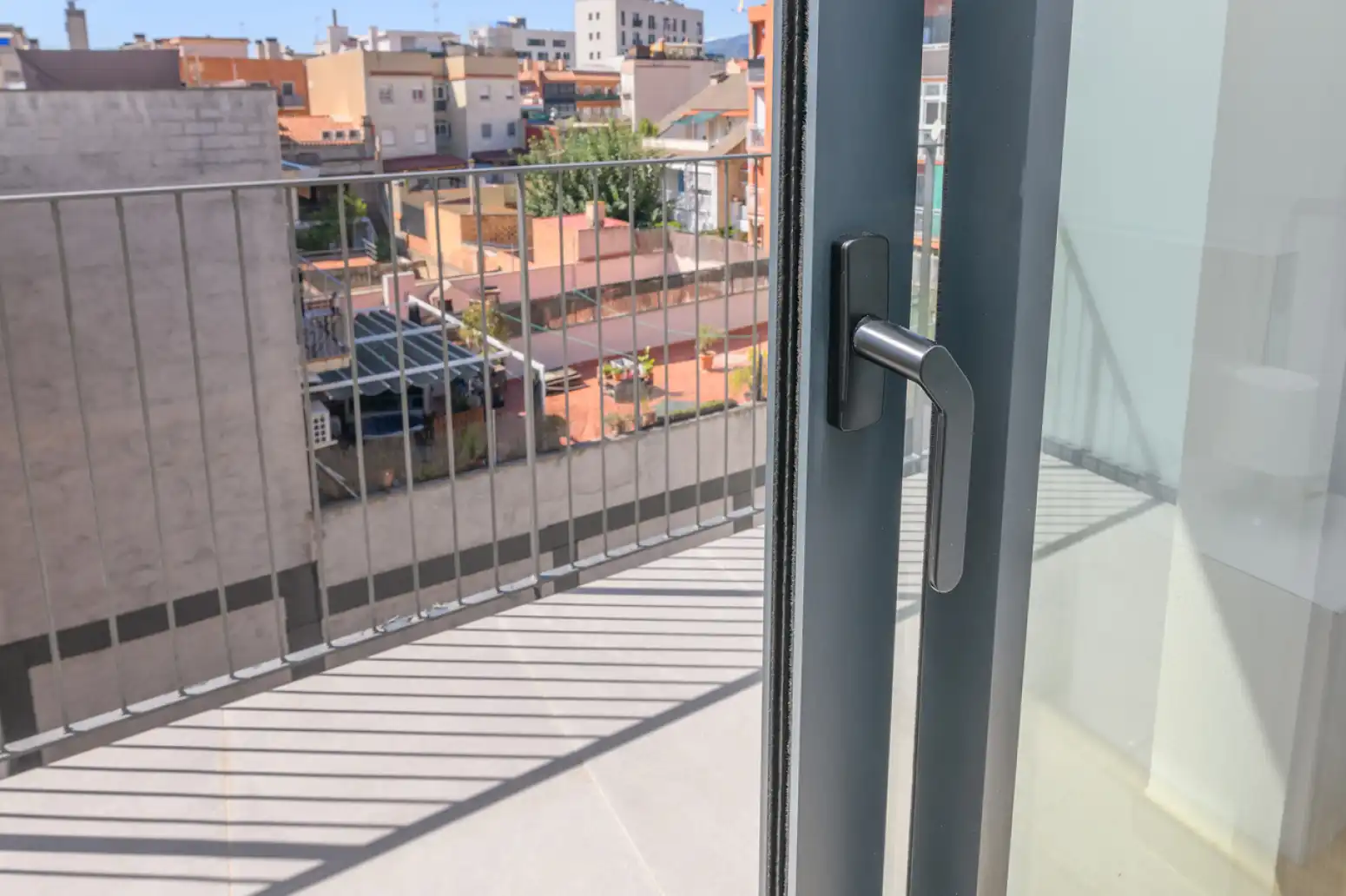 Flat for sale in Cornellà de Llobregat - Carretera ESPLUGUES, La Gavarra