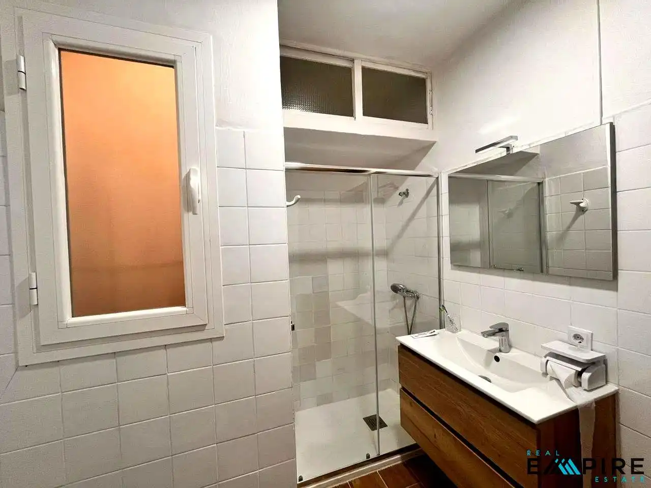 Baño de Piso para compartir en Getafe con Calefacción y Amueblado