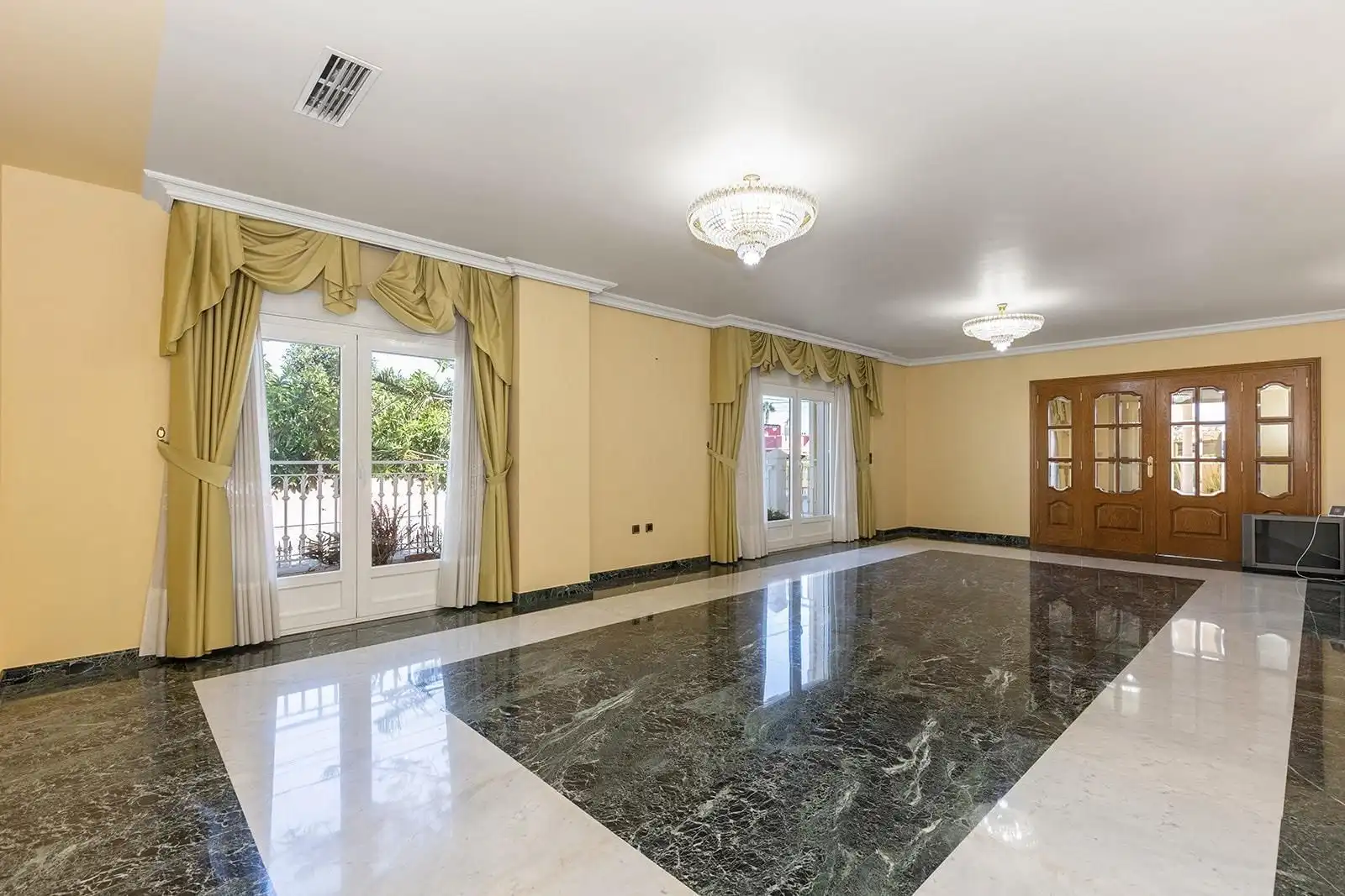 House with pool for sale in Zona Carrefour - Urbanizaciones, imagen 8