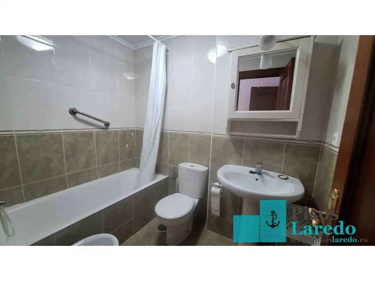 Bathroom of Flat for rent in Limpias, Cantabria