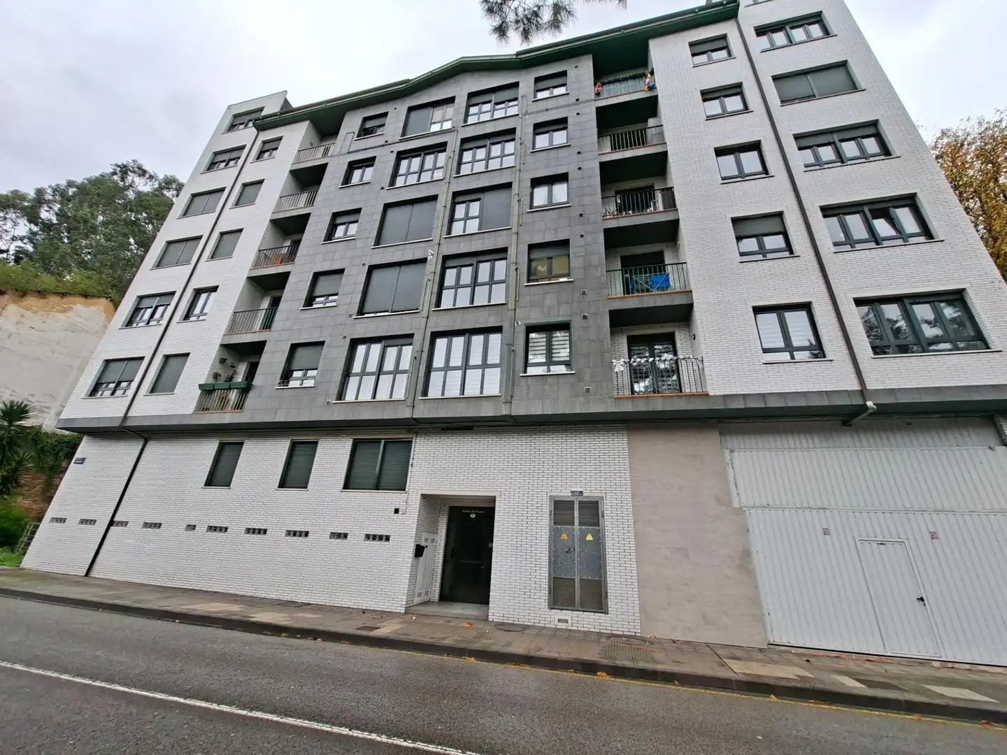 Vista exterior de Àtic en venda en Mieres (Asturias) amb Calefacció i Traster
