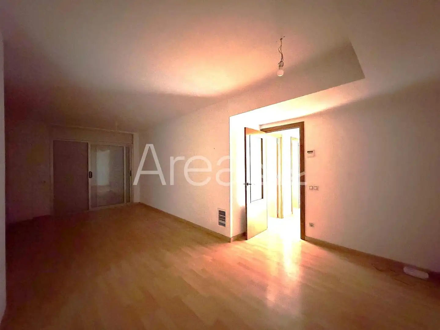 Piso en venta en Mataró con Jardín privado, Balcón y Piscina comunitaria