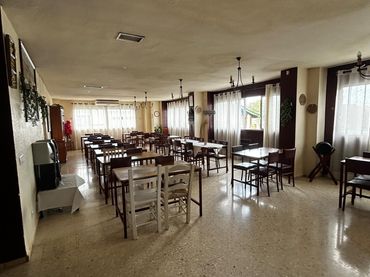 Local comercial de lloguer a Poniente-Norte - Miralbaida - Parque Azahara