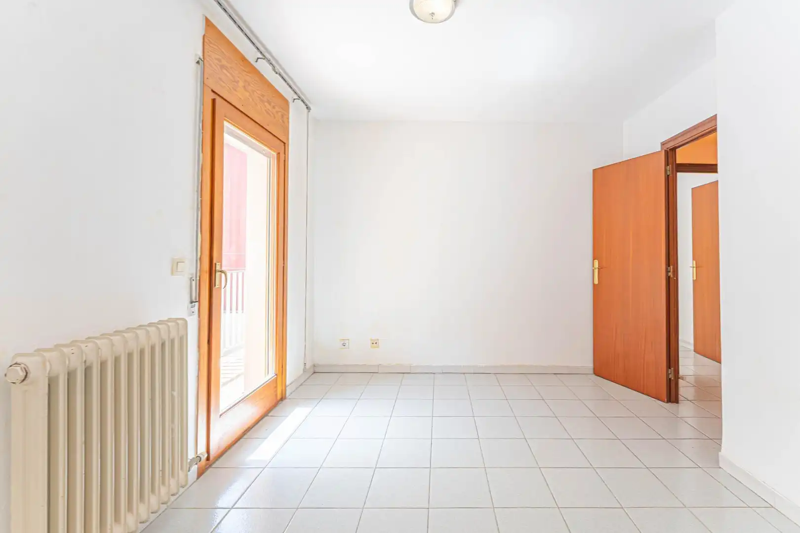 Piso en venta en Figueres con Calefacción y Balcón