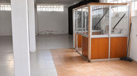 Foto 3 von Fabrikhallen zur Miete in Avenida Solvay, Inmobiliaria - Barreda, Torrelavega