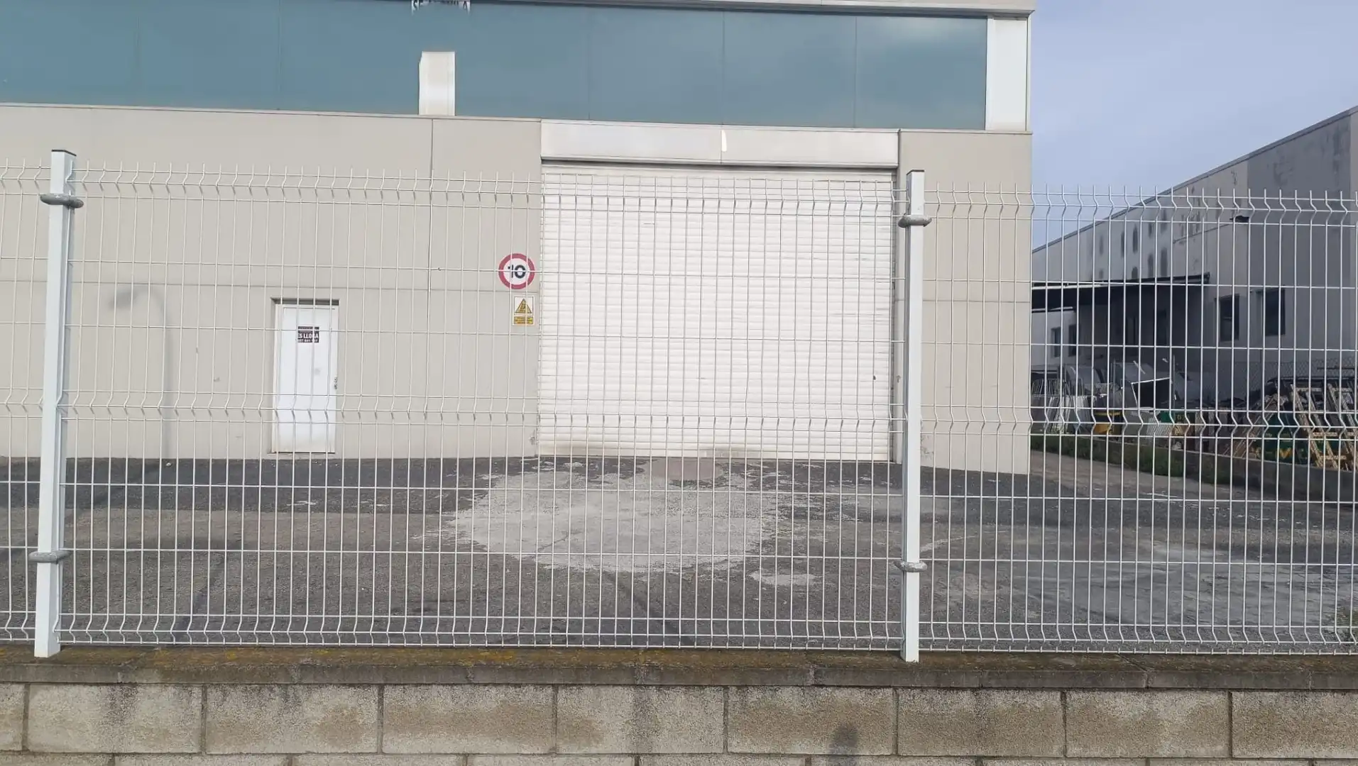 Parking of Industrial buildings for rent in Roquetes