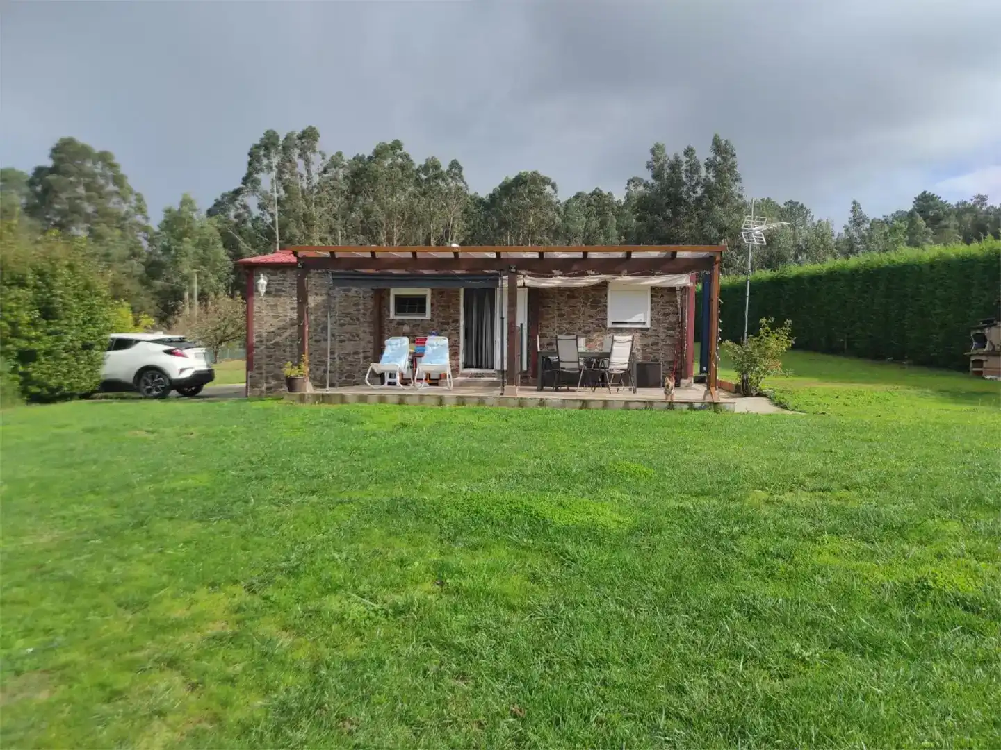 Jardí de Planta baixa en venda en Cambre  amb Jardí privat, Piscina i Moblat