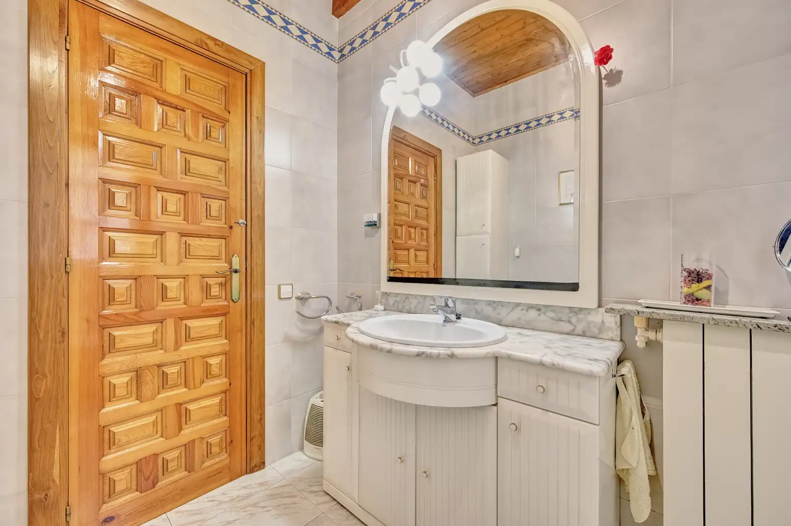 Badezimmer von Haus oder Chalet zum Verkauf in Aranguren mit Klimaanlage, Heizung und Privatgarten