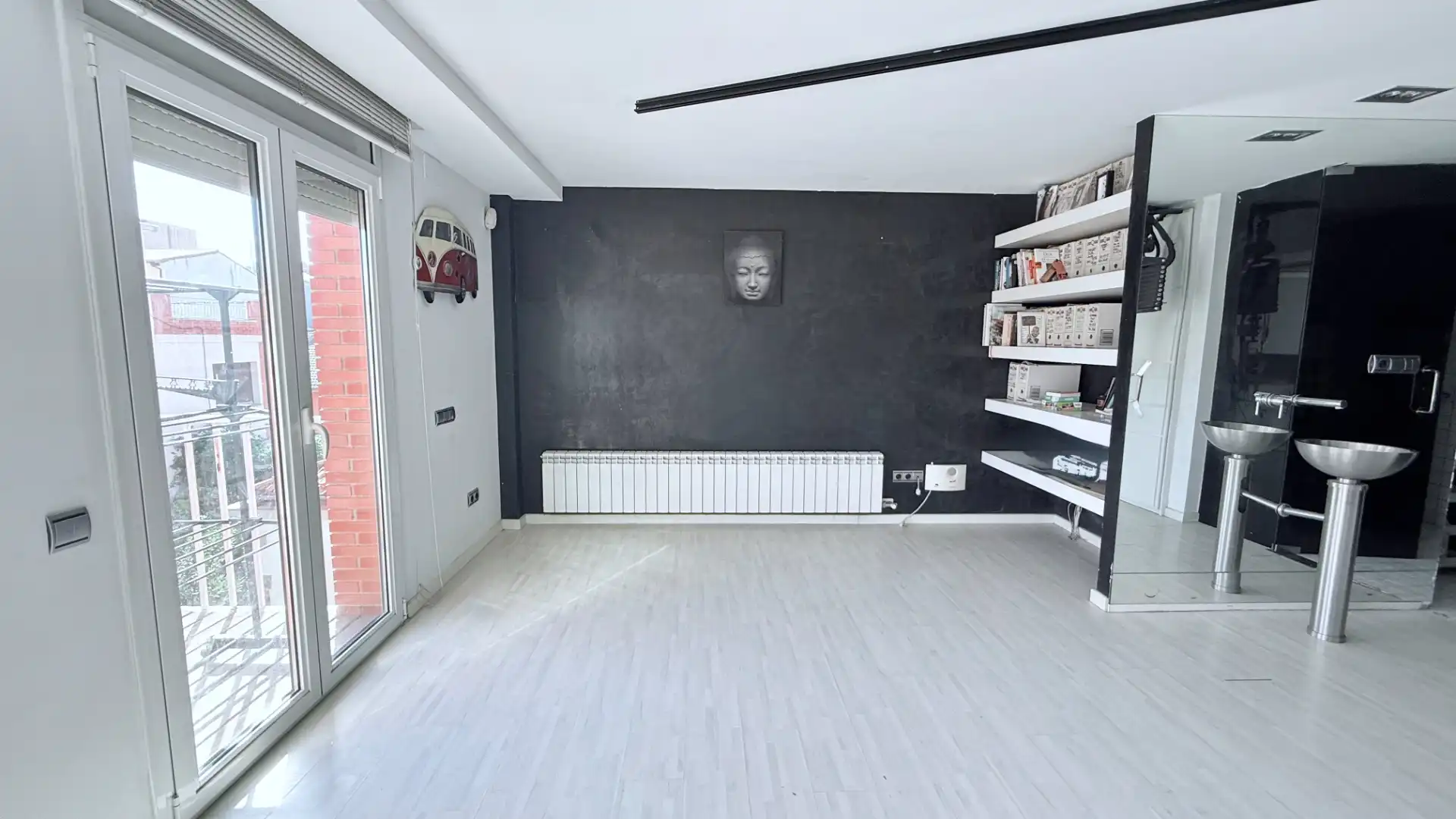 Duplex with terrace for sale in Carrer Eugeni d'Ors 30, imagen 2