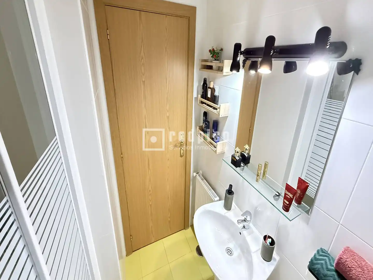 Bathroom of Flat for sale in Paracuellos de Jarama  with Air Conditioner, Heating and Private garden
