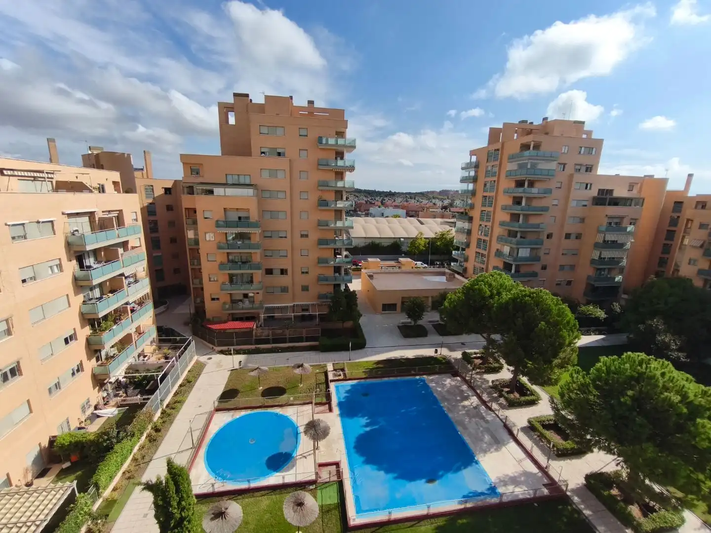 Swimming pool of Flat for rent in Urbanizaciones