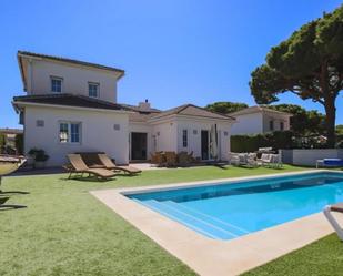 Vista exterior de Casa o xalet en venda en Mijas amb Aire condicionat, Terrassa i Piscina