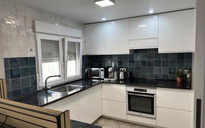 Kitchen of Flat for sale in  Valencia Capital  with Heating and Balcony