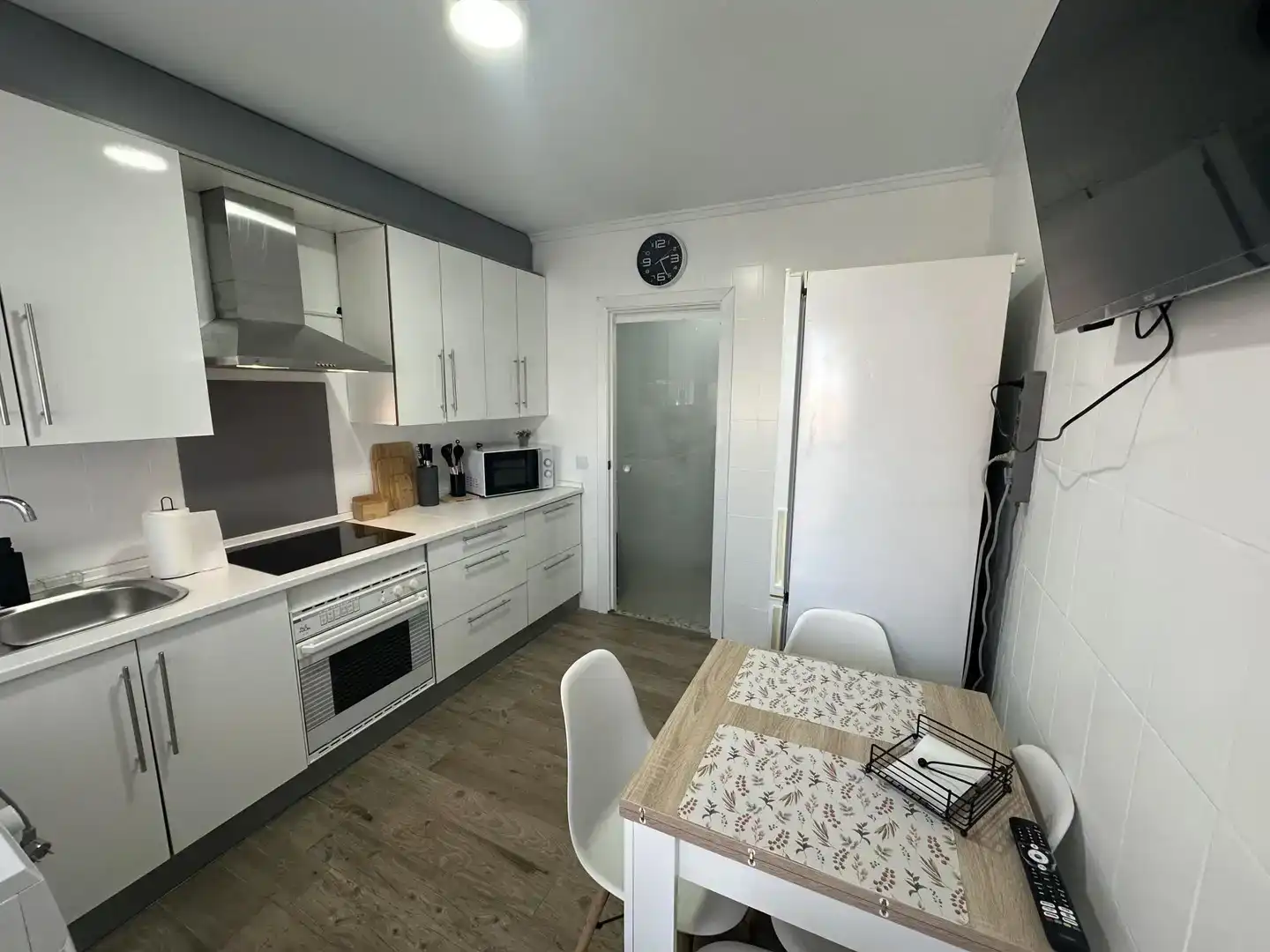 Kitchen of Flat for share in Alcázar de San Juan  with Air Conditioner, Furnished and Balcony