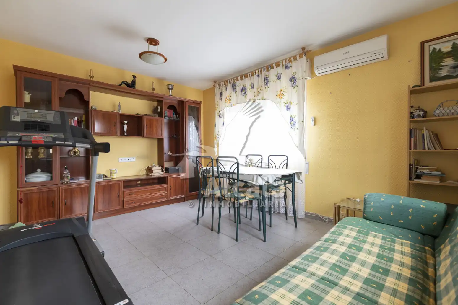 Sala d'estar de Casa o xalet en venda en Villalbilla amb Aire condicionat, Calefacció i Jardí privat