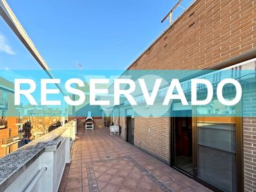 Penthouse with lift for sale in Calle de Servando Batanero