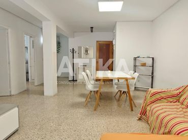 Piso con balcón en venta en Sant Josep - Zona Hospital