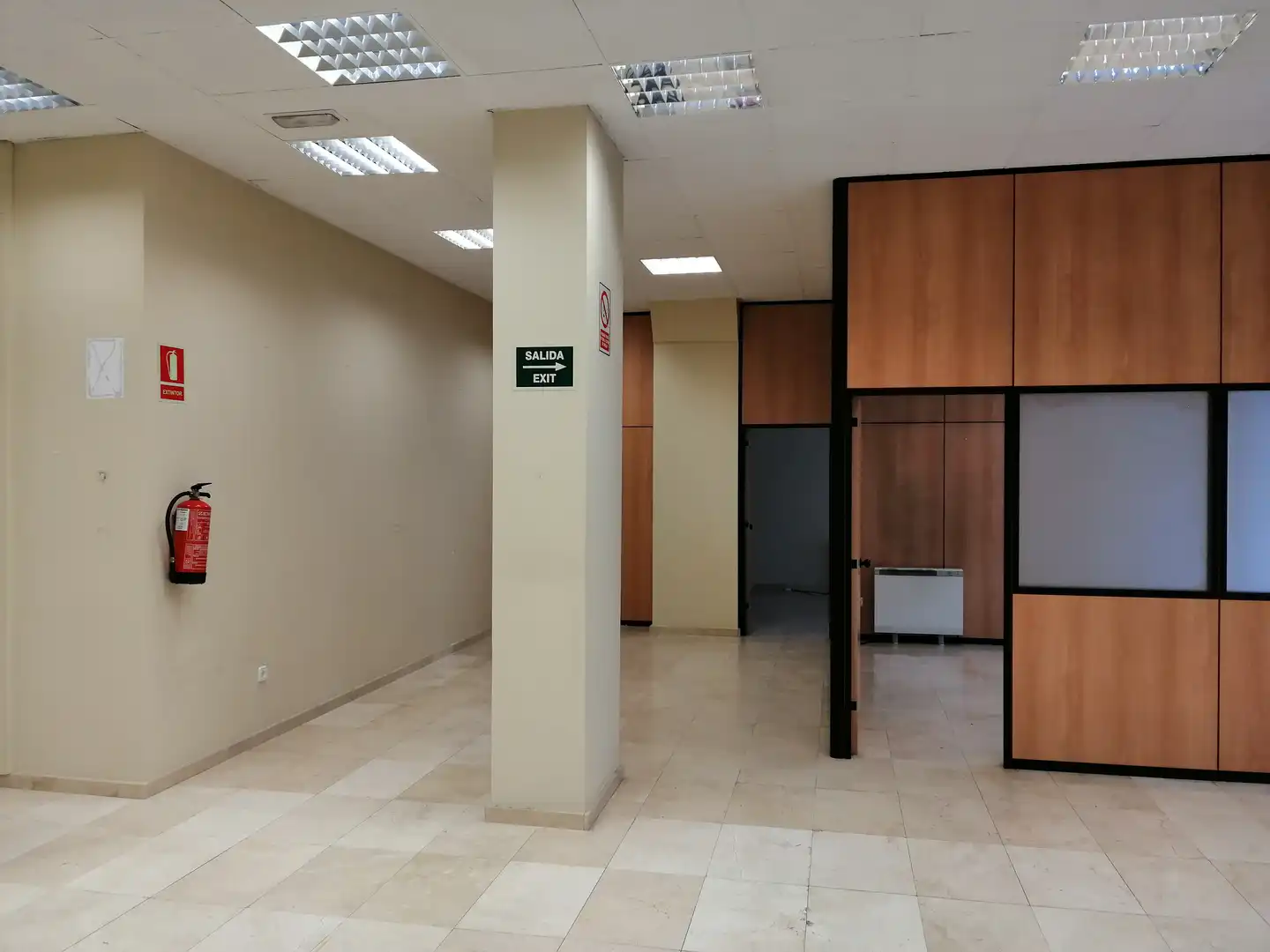 Geschaftsraum zur Miete in Calle Muñoz Degraín, 42, Auditorio - Seminario - Parque de Invierno