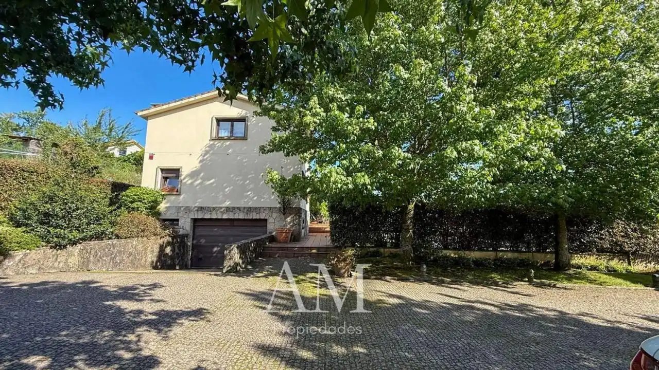 Vista exterior de Casa o chalet en venta en Vigo  con Calefacción, Jardín privado y Terraza