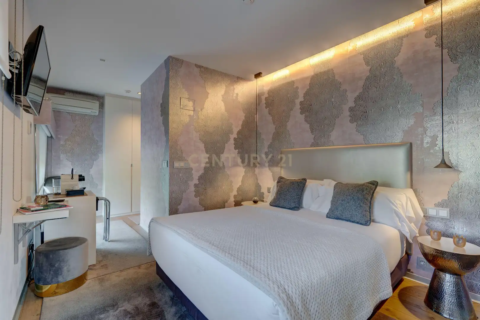 Dormitori de Casa o xalet en venda en Donostia - San Sebastián  amb Aire condicionat, Jardí privat i Piscina