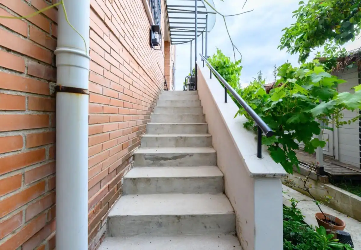 Vista exterior de Apartamento de alquiler en La Moraleja con Calefacción, Amueblado y Horno