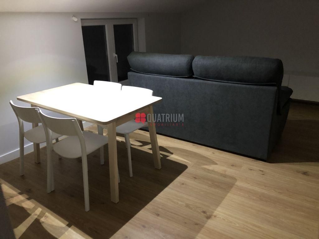 Sala d'estar de Pis de lloguer en Santiago de Compostela  amb Moblat