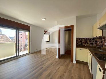 Studio mit Balkon zur Miete in Travessera de Les Corts