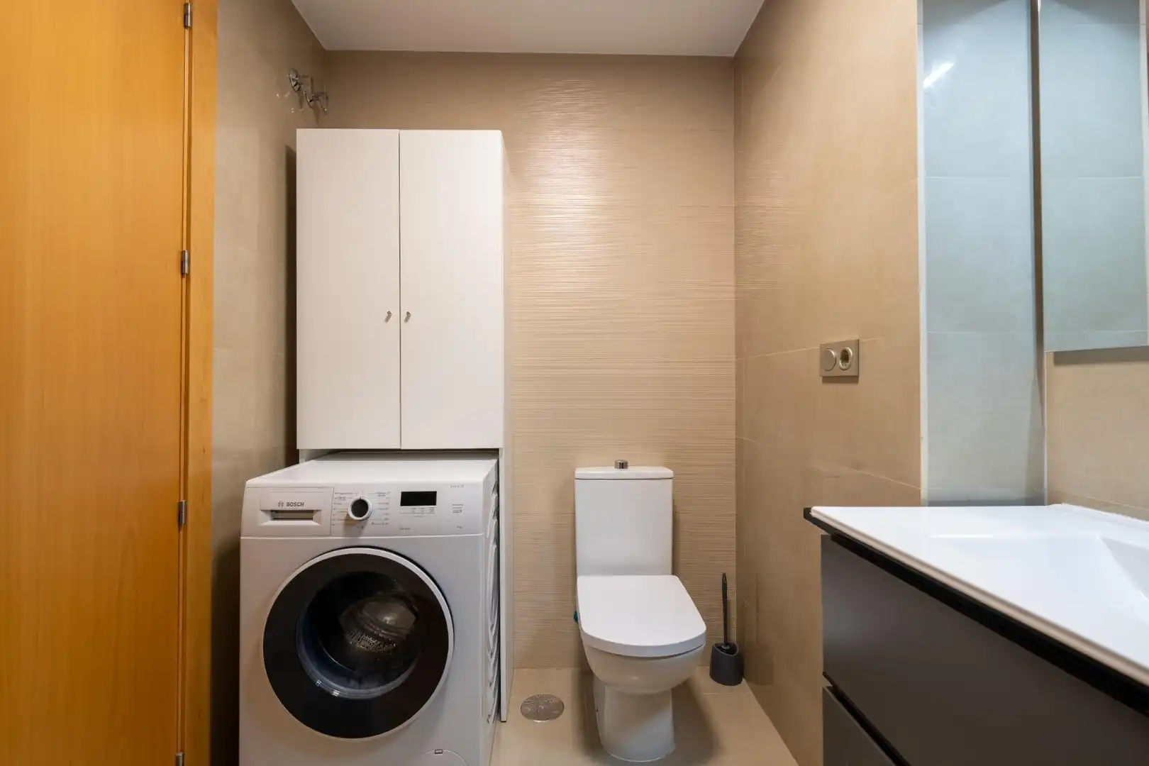 Bathroom of Flat for sale in Almería  with Air Conditioner, Terrace and Storage room