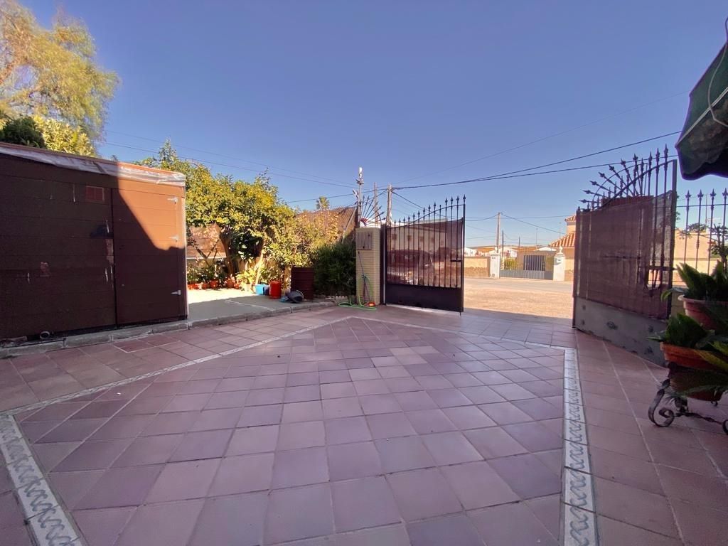 Aparcament de Casa o xalet en venda en Sanlúcar de Barrameda amb Aire condicionat, Calefacció i Terrassa