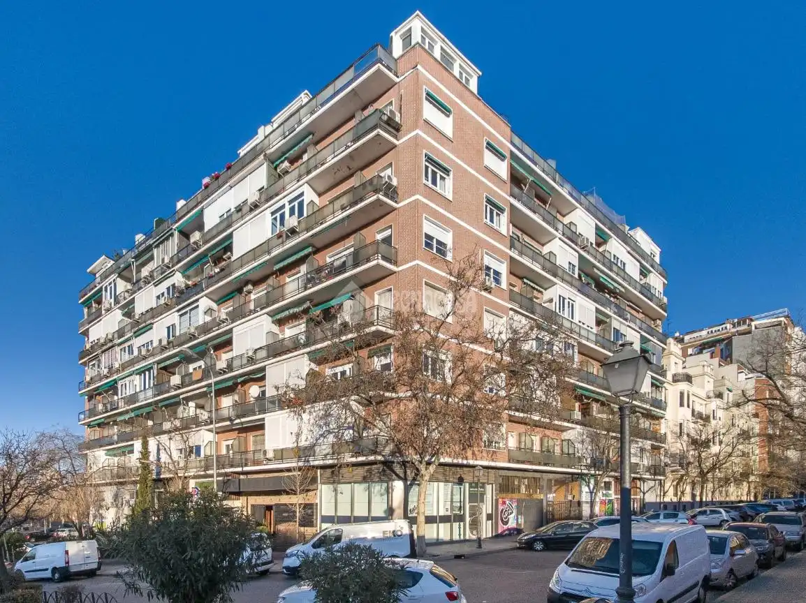 Außenansicht von Wohnung zum Verkauf in Madrid mit Heizung und Parkett