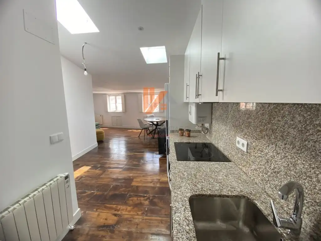 Küche von Loft zur Miete in Santiago de Compostela  mit Möbliert