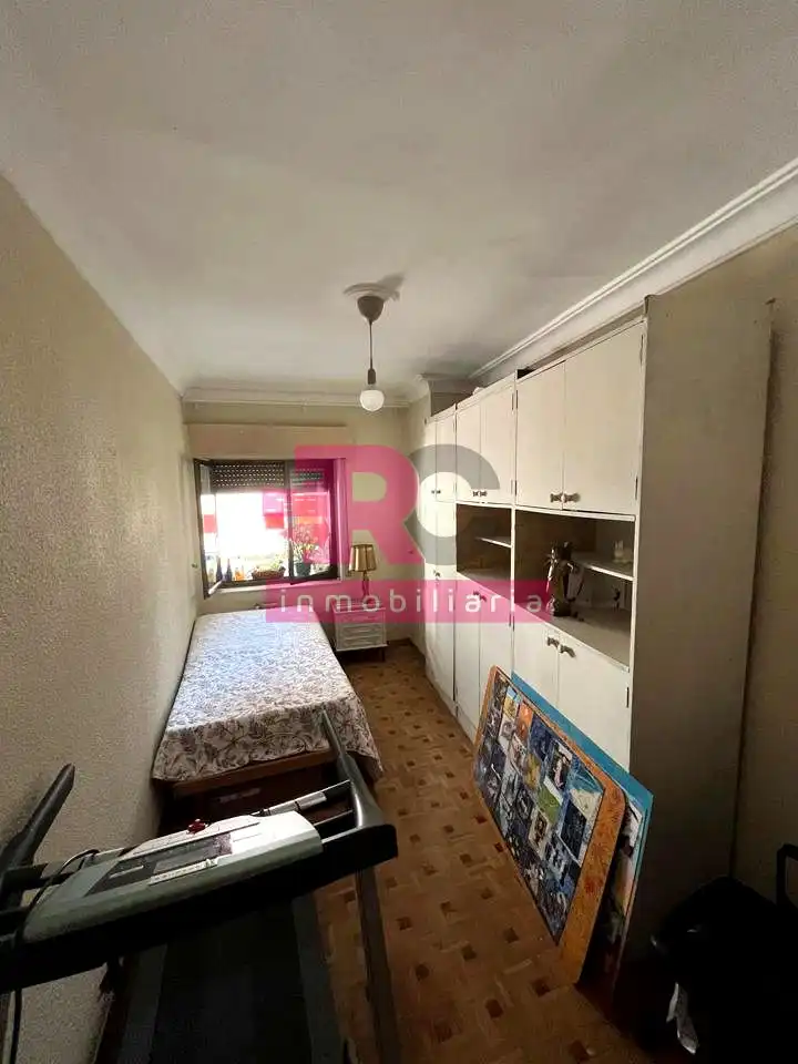 Flat for rent in Salesas