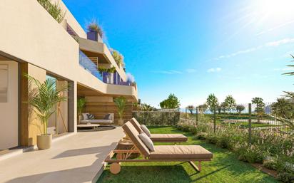 Terrassa de Apartament en venda en La Alcaidesa amb Aire condicionat, Calefacció i Jardí privat