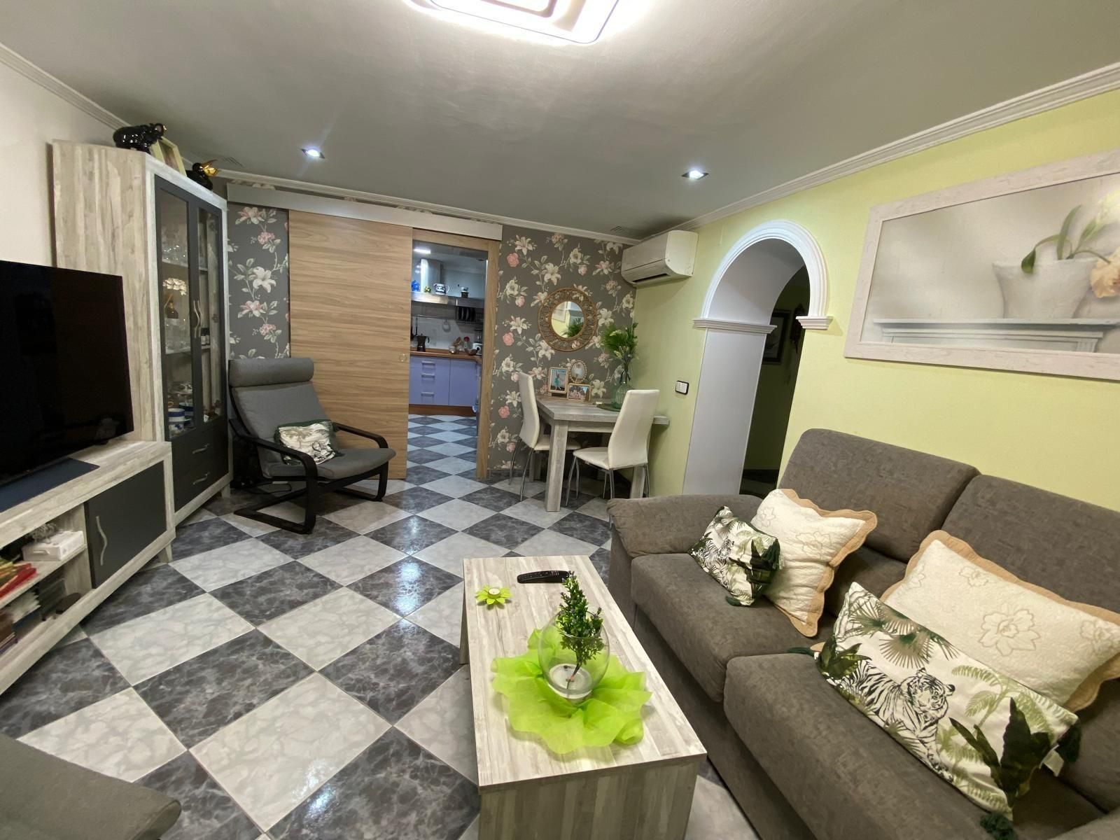 Sala d'estar de Pis en venda en  Cádiz Capital amb Aire condicionat