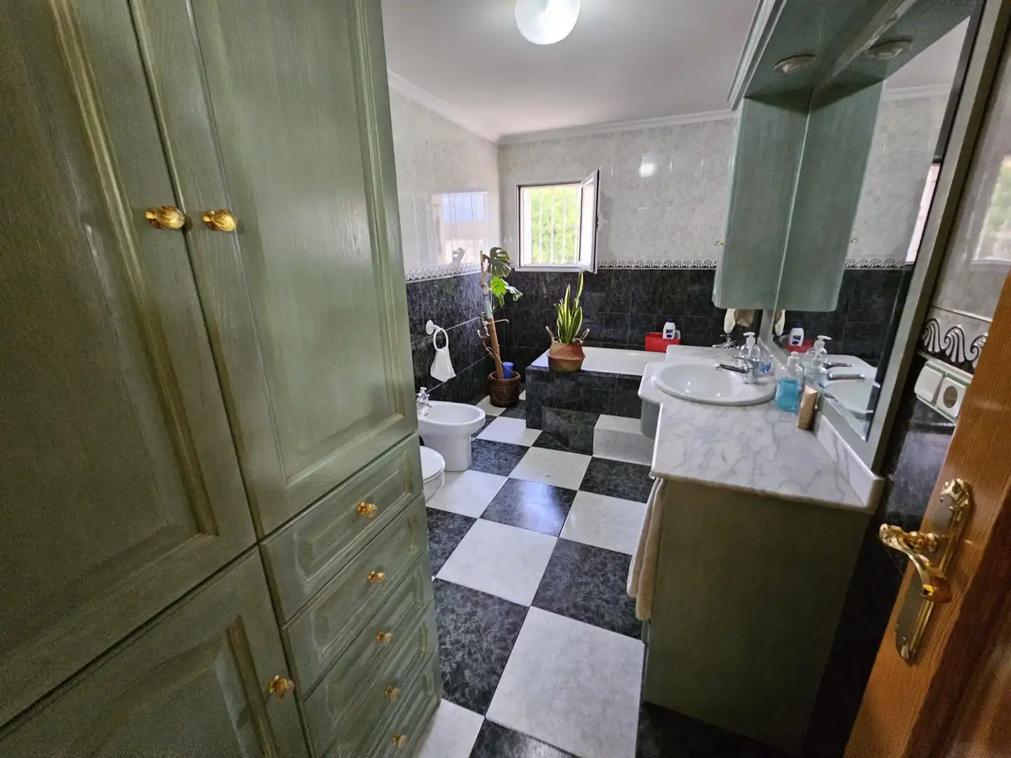 Casa adosada en venta en El Pinós / Pinoso