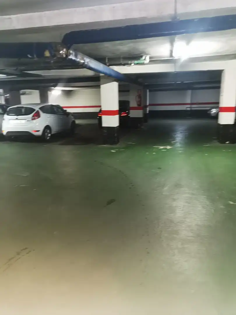 Garaje de alquiler en Calle Vitigudino, Carmelitas