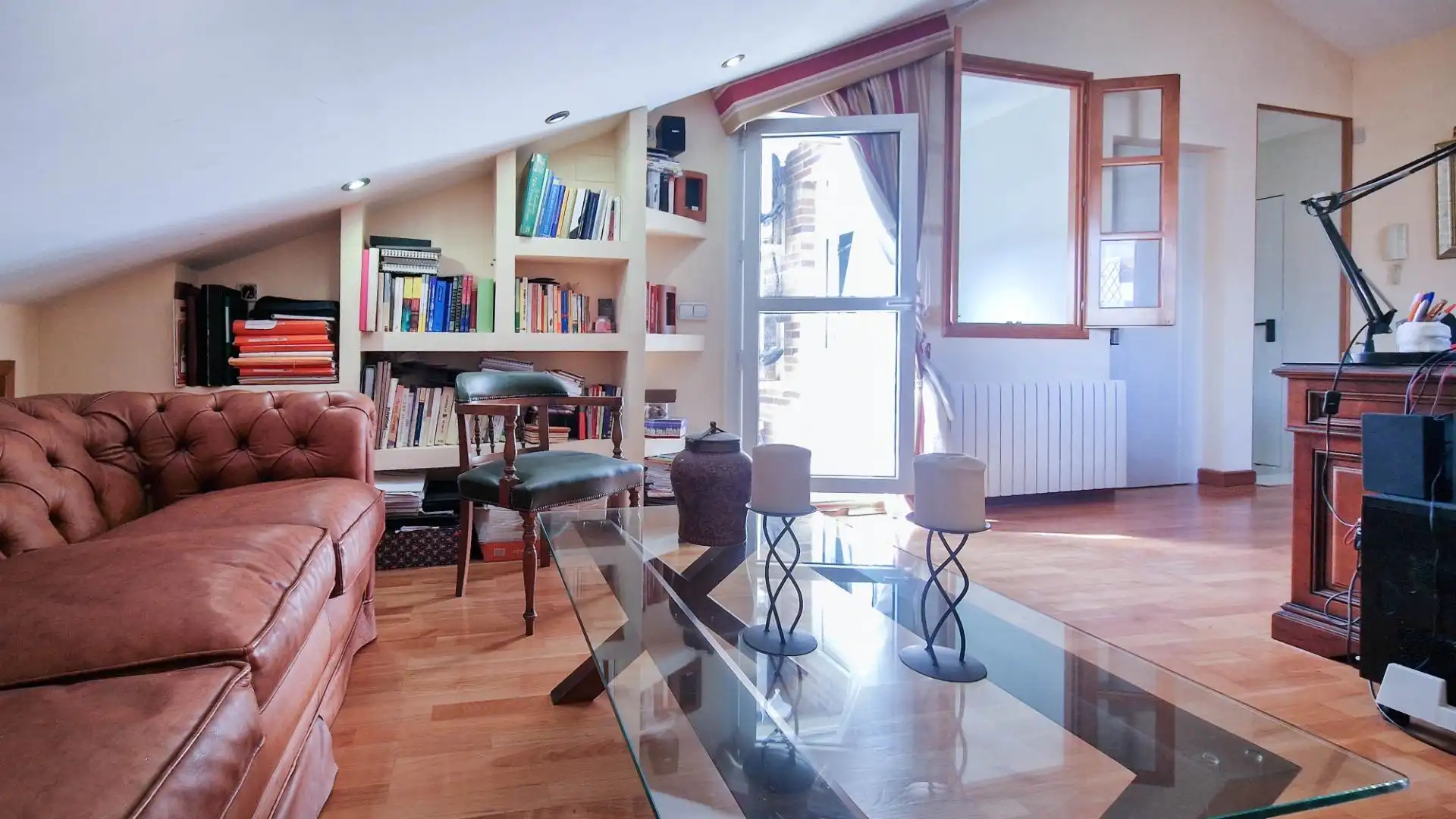Sala d'estar de Casa adosada en venda en Badajoz amb Aire condicionat, Jardí privat i Terrassa