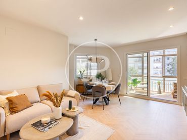 Piso con balcón en venta en Travessera de les Corts
