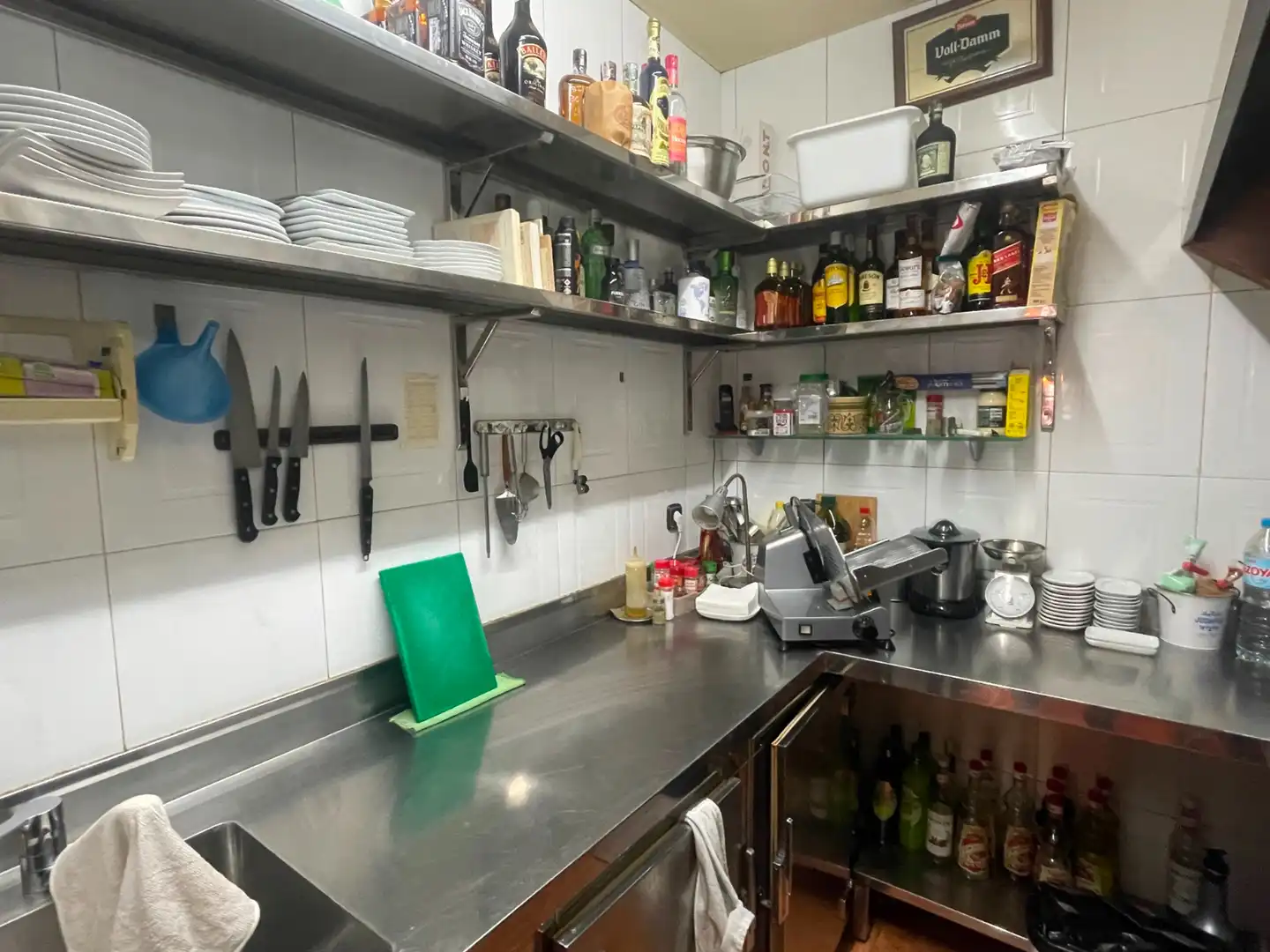 Cocina de Local en traspaso en L'Hospitalet de Llobregat con Aire acondicionado, Calefacción y Amueblado