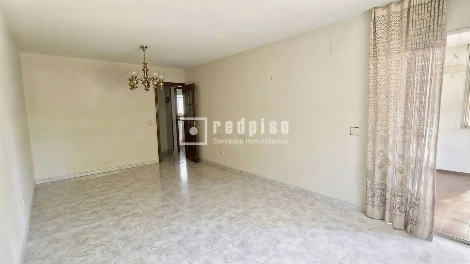 Sala d'estar de Pis en venda en Madrid amb Calefacció i Terrassa