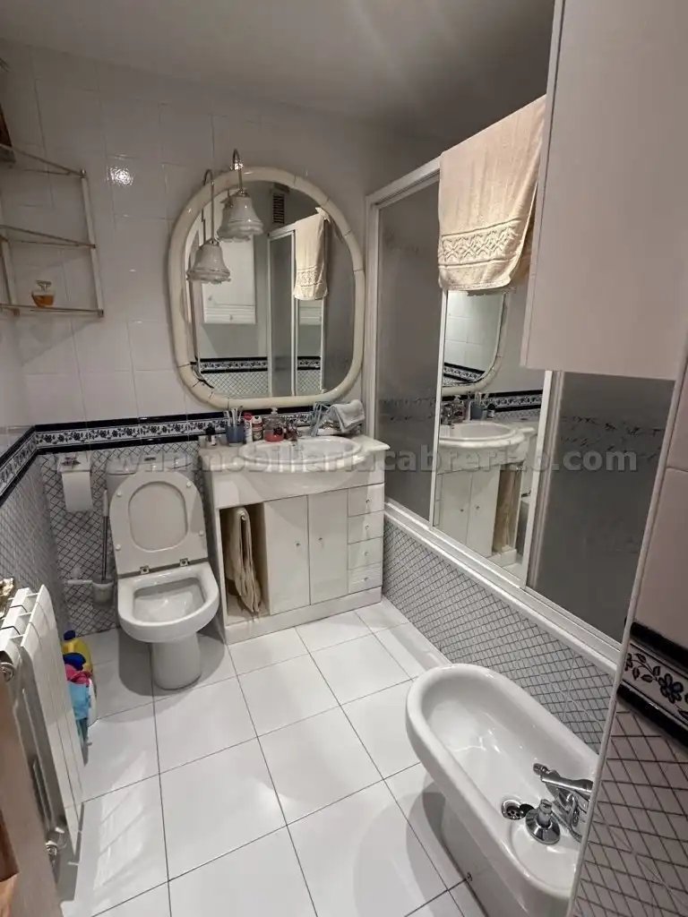 Baño de Piso en venta en  Logroño con Calefacción, Parquet y Terraza